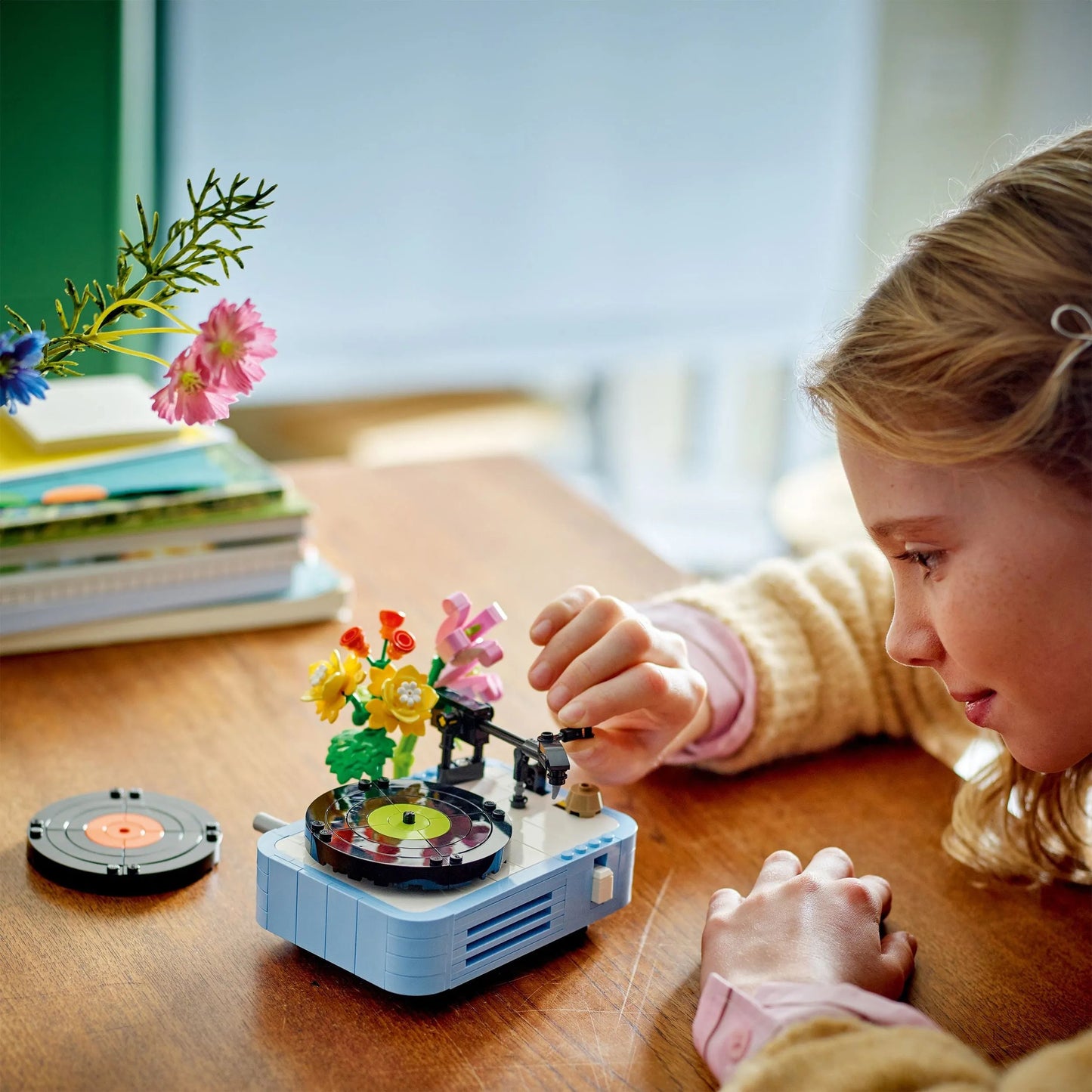 LEGO Record Player with Flowers 31172 Creator