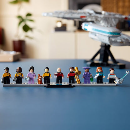 LEGO StarTrek Enterprise... الجذع ليس متاحًا بشكل جيد وخفيف الوزن في مكانه