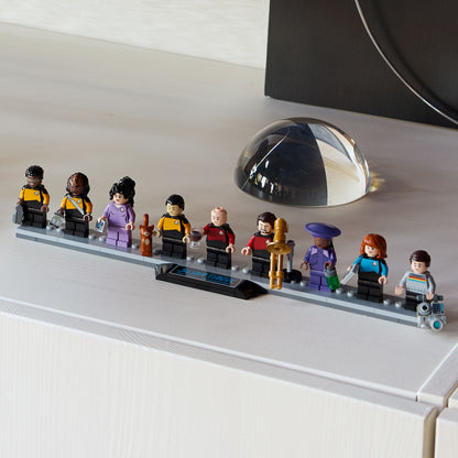 LEGO StarTrek Enterprise... الجذع ليس متاحًا بشكل جيد وخفيف الوزن في مكانه