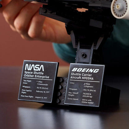 أيقونات طائرة حاملة المكوك LEGO 10360 (أغسطس)