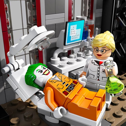 LEGO Batman: Arkham Asylum Breakout 10937 Batman