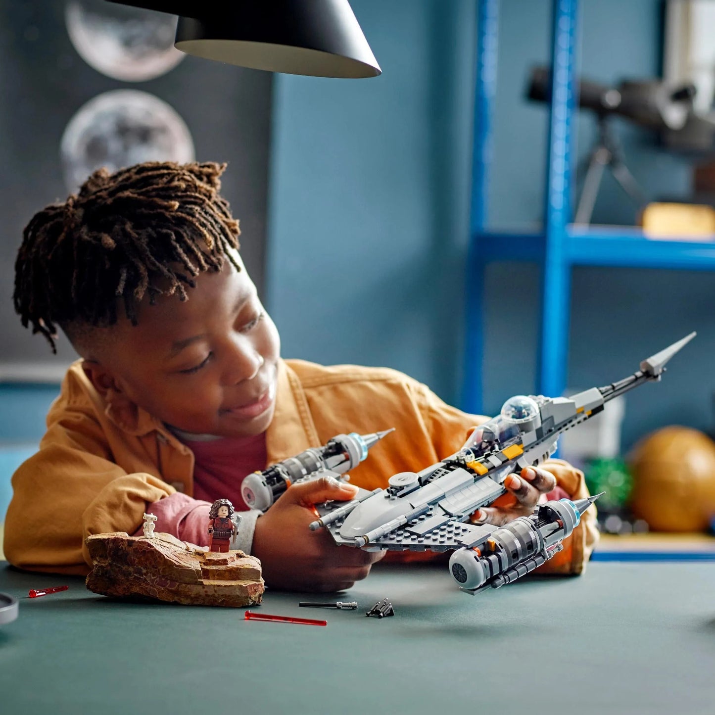 ليغو ماندالوريان ن-1 ستارفايتر 75325 ستارورز