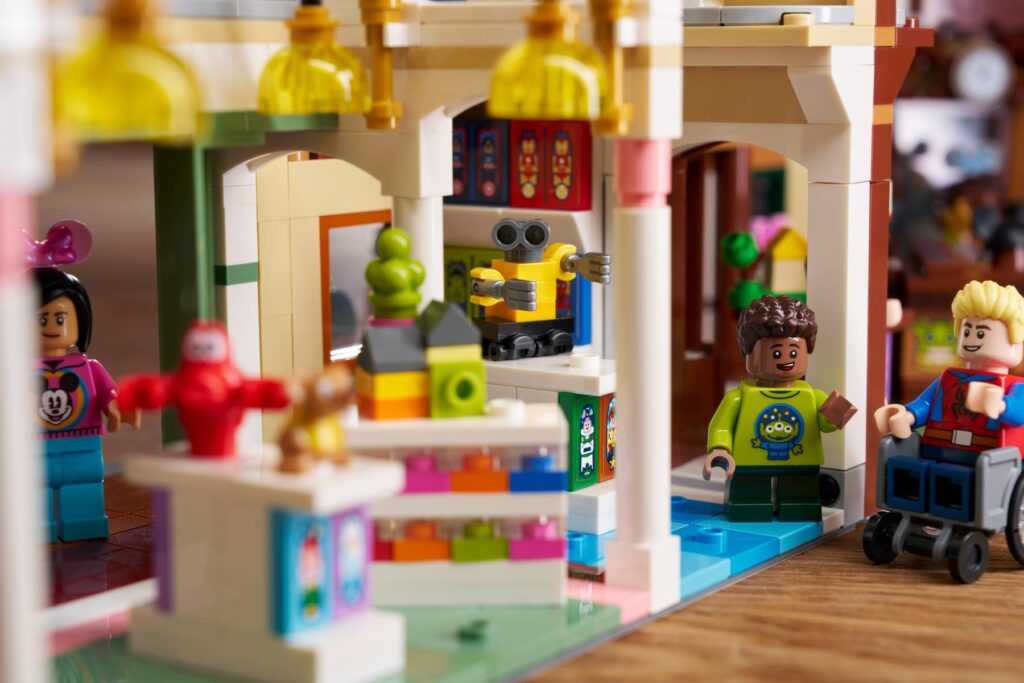 LEGO Main Street 43302 Disney