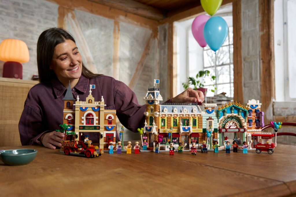 LEGO Main Street 43302 Disney