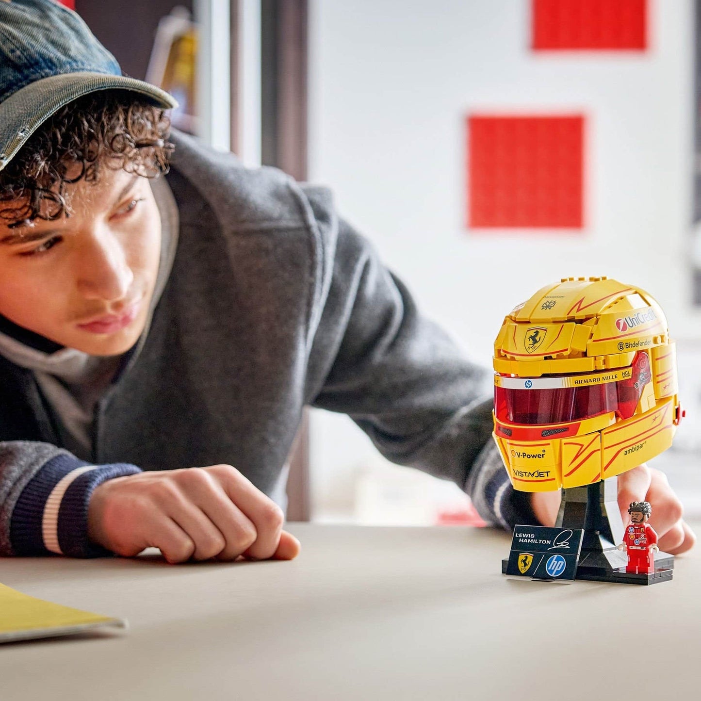 LEGO Scuderia Ferrari HP Lewis Hamilton Helmet 43022 Edition Vehicles