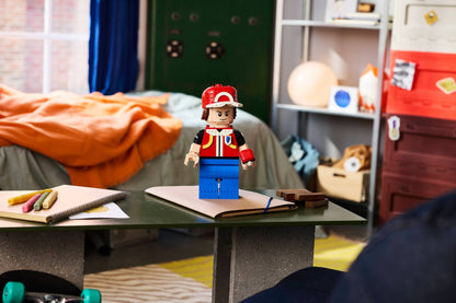 LEGO Up-Scaled Red Minifigure 40868 Pokémon