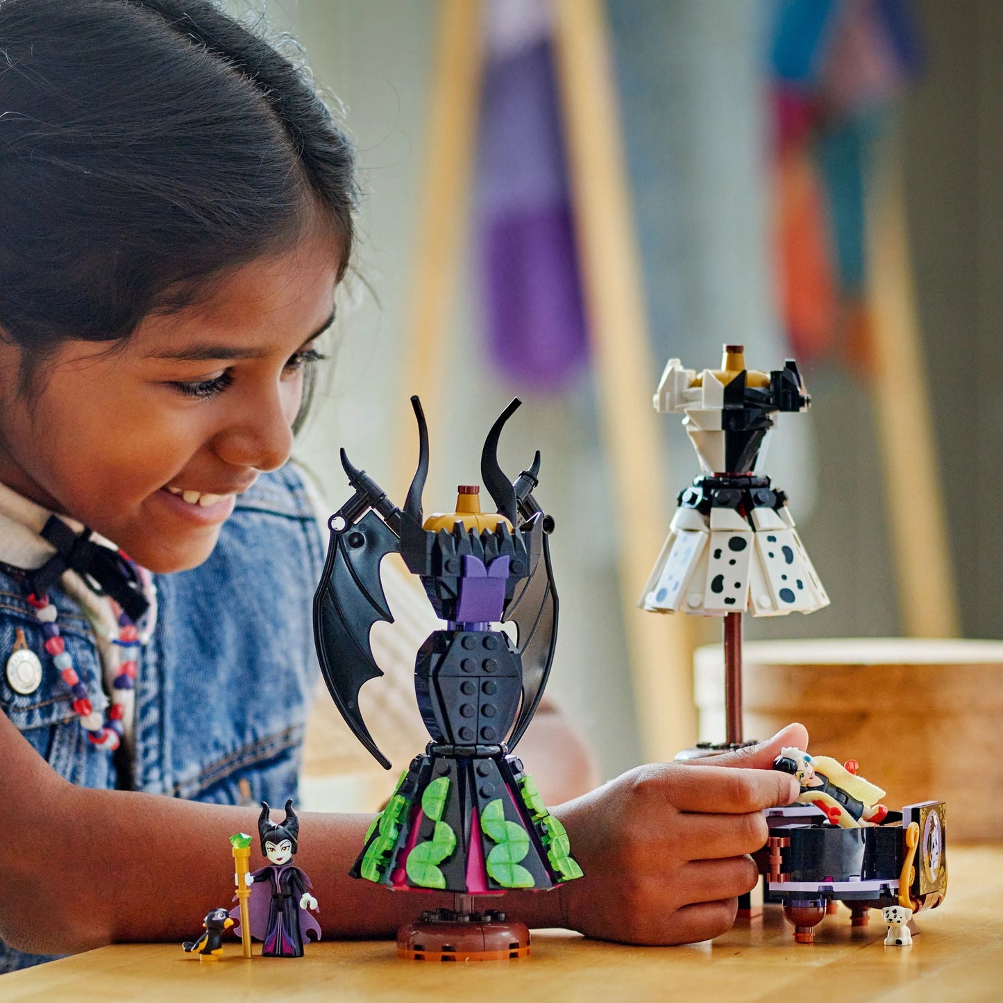 فساتين ليغو ماليفسنت وكرويلا دي فيل 43262 ديزني