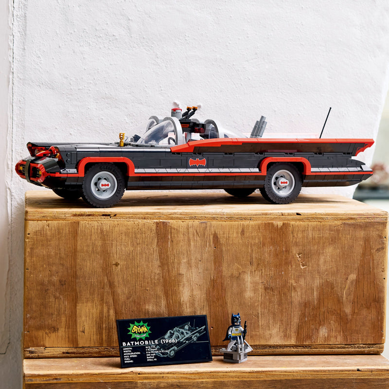 ليجو باتمان™: سيارة باتموبيل™ 76328 الكلاسيكية من المسلسل التلفزيوني باتمان
