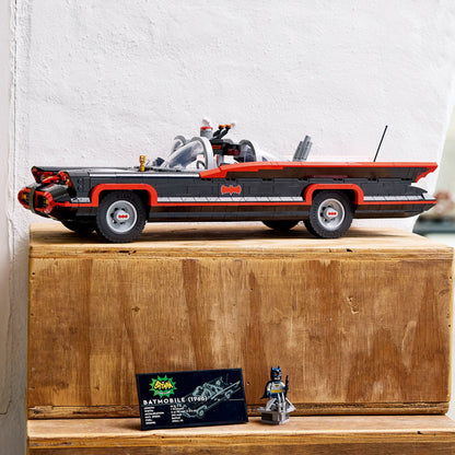 ليجو باتمان™: سيارة باتموبيل™ 76328 الكلاسيكية من المسلسل التلفزيوني باتمان