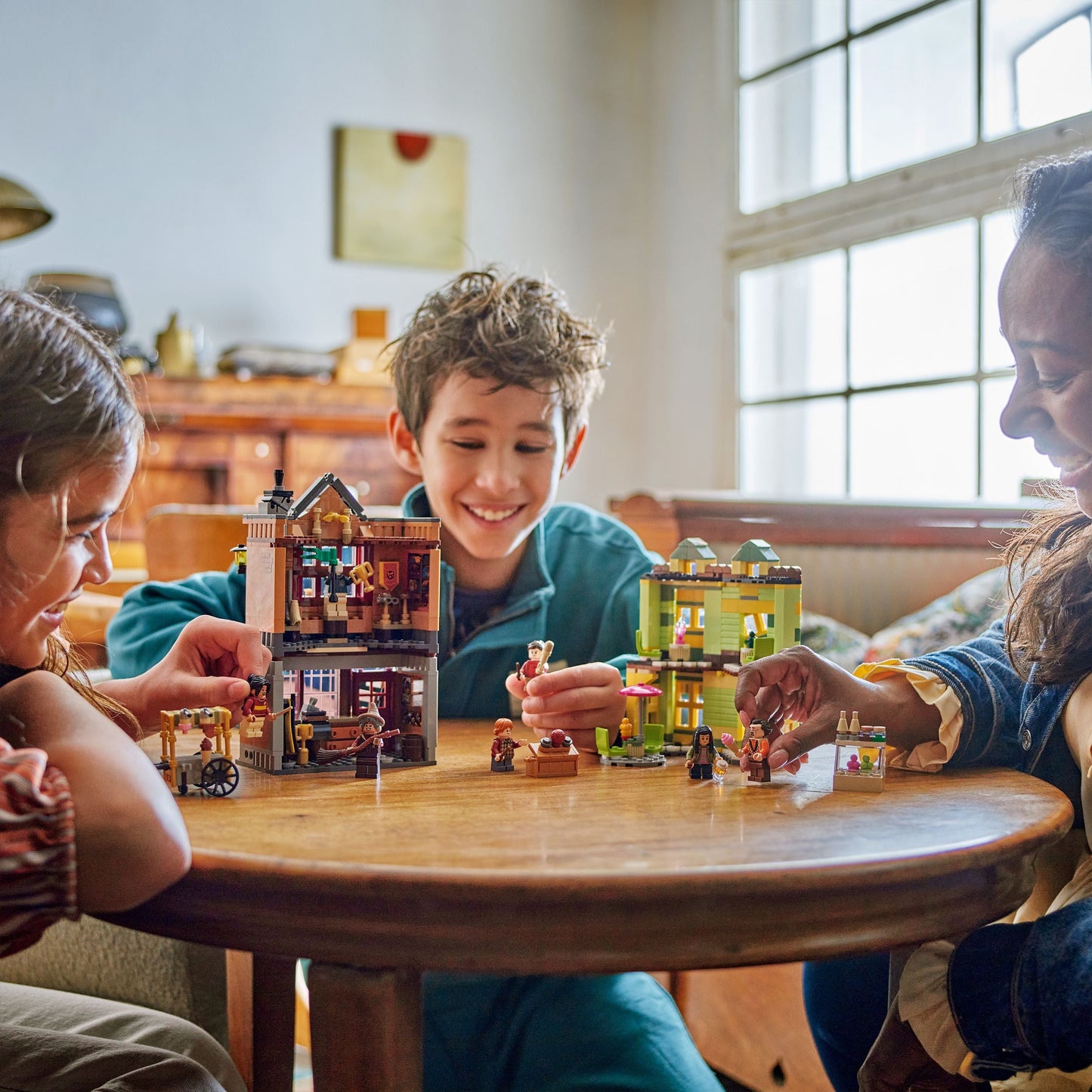 LEGO Quality Quidditch Supplies & Ice Cream Parlour 76452 Harry Potter