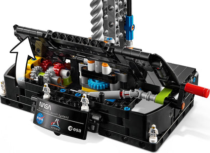LEGO NASA Artemis Space Launch System Rocket 42221 Technic