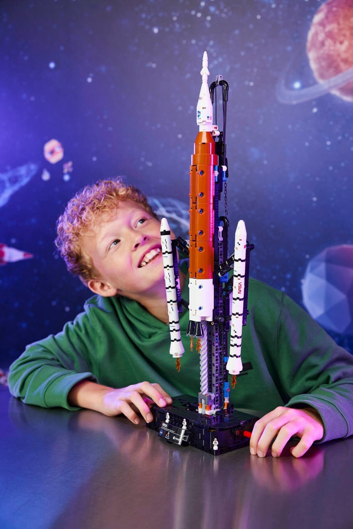 LEGO NASA Artemis Space Launch System Rocket 42221 Technic