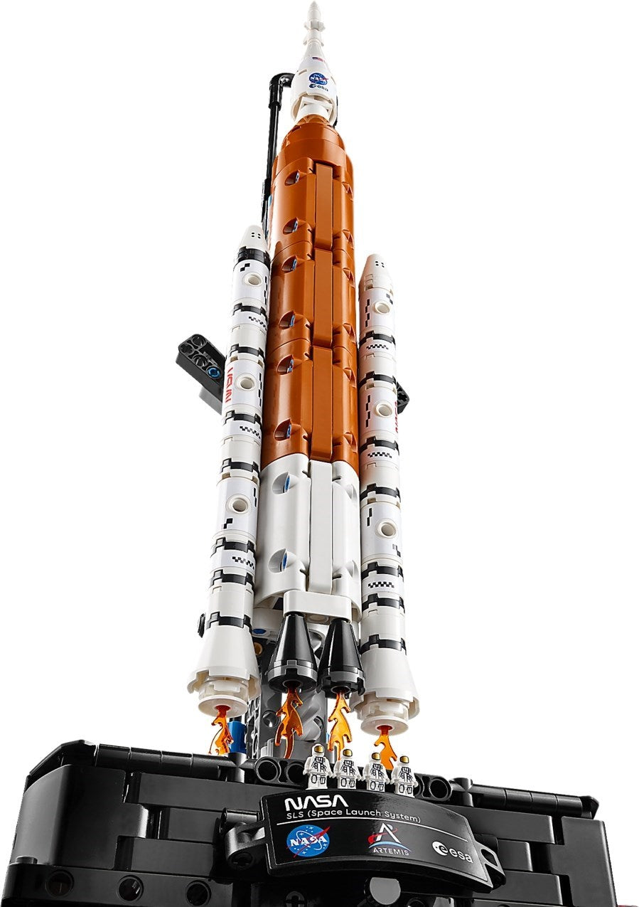 LEGO NASA Artemis Space Launch System Rocket 42221 Technic