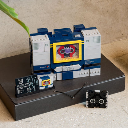 LEGO Transformers: Soundwave 10358 Icons