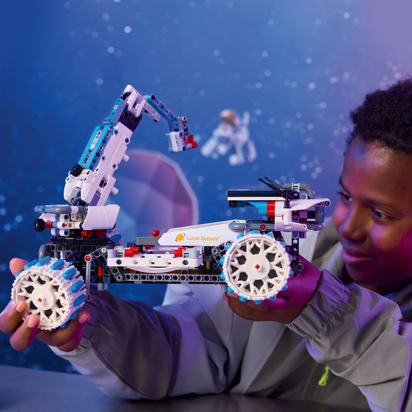 مركبة الفضاء LEGO Lunar Outpost Moon Rover 42211 Technic (طلب مسبق: أغسطس)