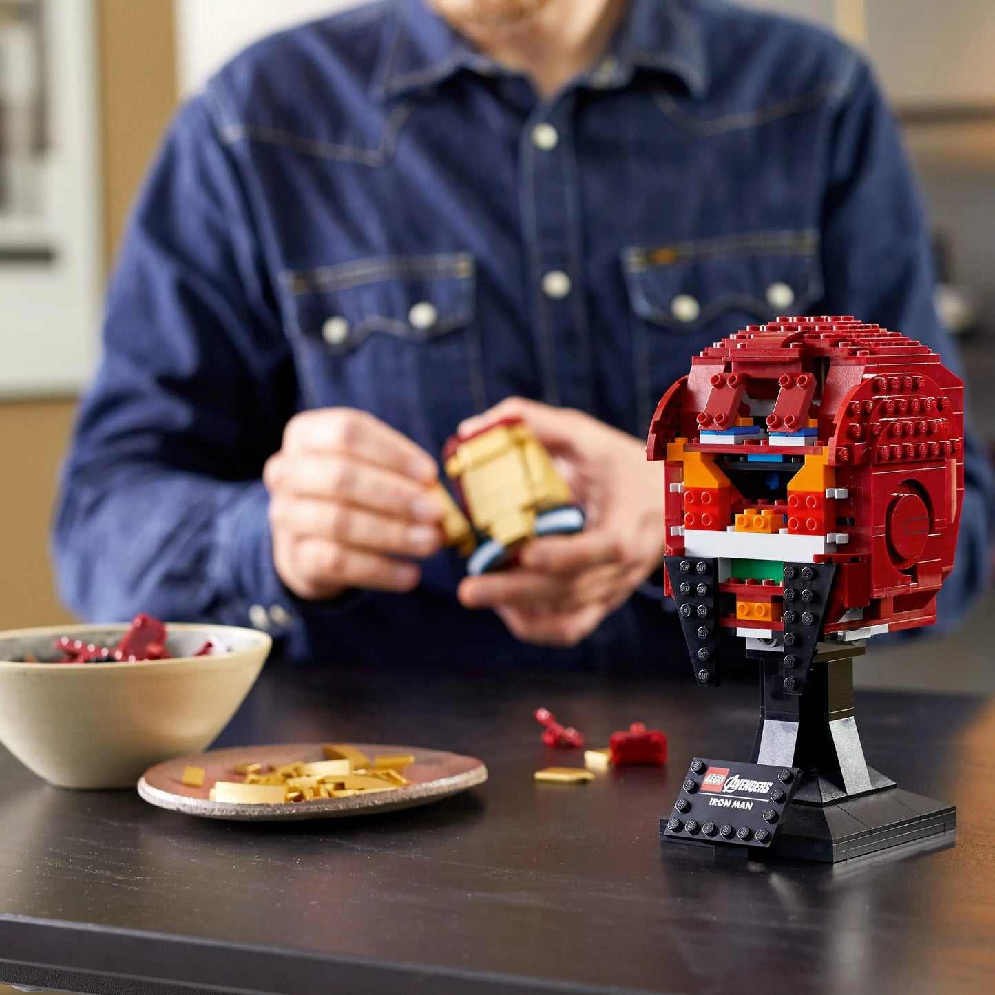 خوذة الرجل الحديدي من ليجو 76165 أفينجرز