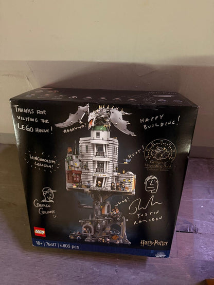 UNIQUE: LEGO Gringotts Wizarding Bank - Collectors' Edition 76417 Harry Potter WITH SIGNATURES OF THE DESIGNERS