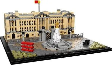 LEGO Architecture 21029 Buckingham Palace model with iconic front facade and fountain features