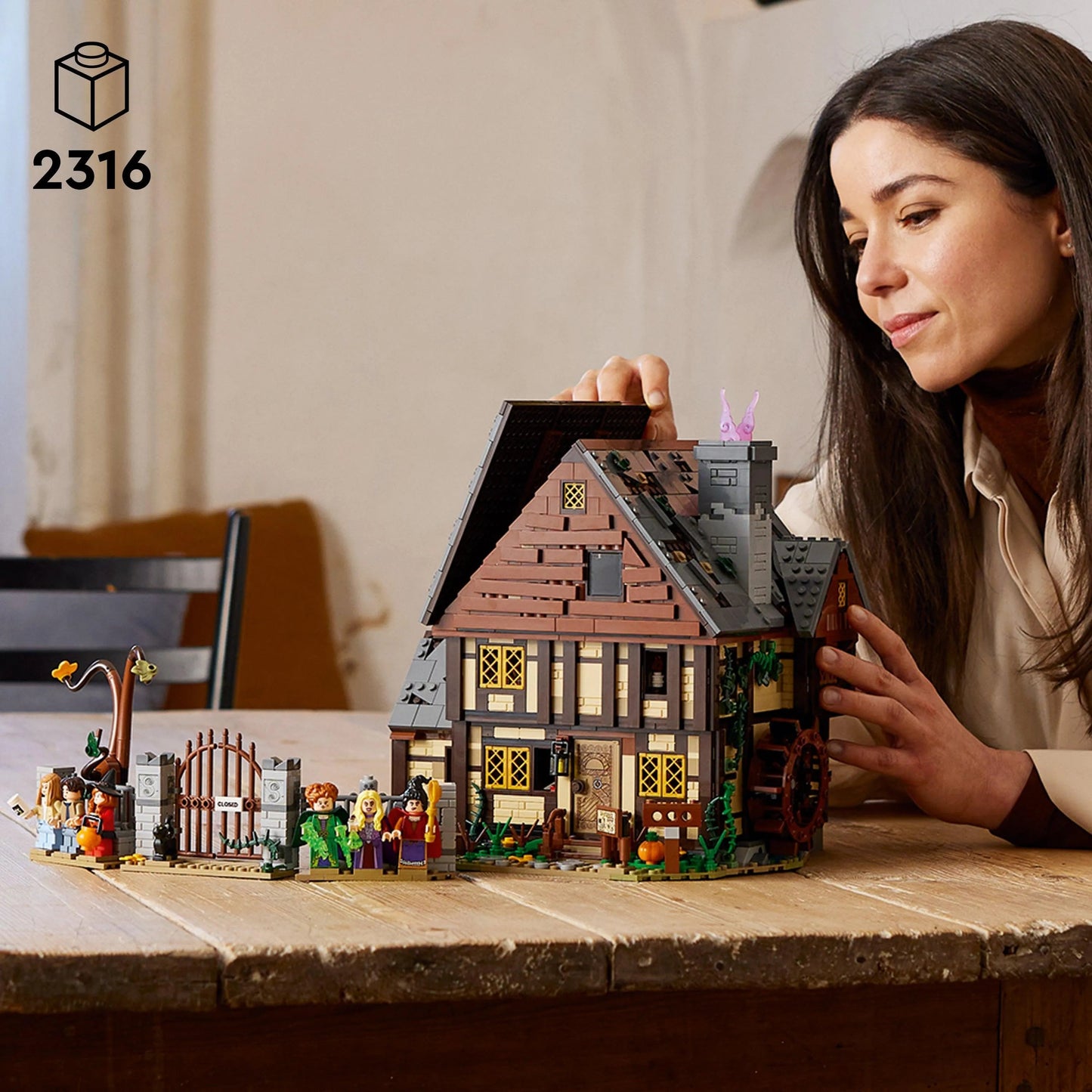LEGO Disney Hocus Pocus: The Sanderson Sisters' Cottage 21341 Ideas LEGO IDEAS @ 2TTOYS | Official LEGO shop😊🥰 LEGO €. 199.99