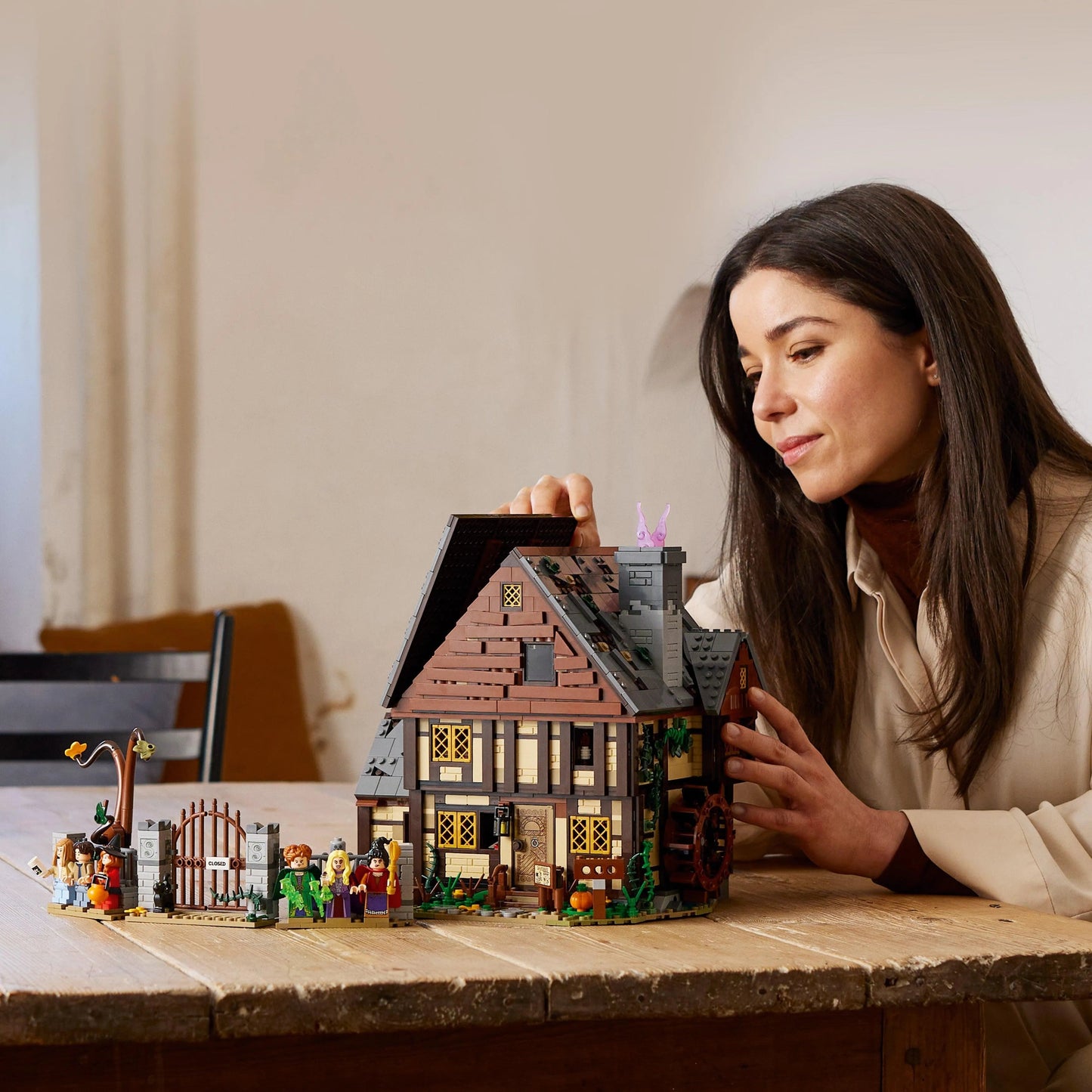 LEGO Disney Hocus Pocus: The Sanderson Sisters' Cottage 21341 Ideas LEGO IDEAS @ 2TTOYS | Official LEGO shop😊🥰 LEGO €. 199.99