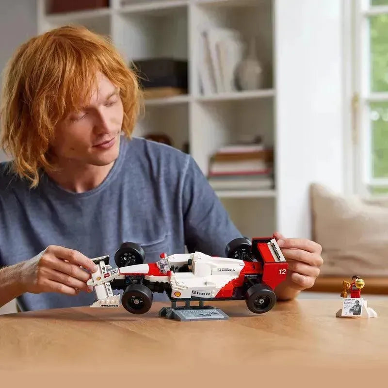 LEGO McLaren MP4/4 & Ayrton Senna 10330 Icons LEGO Icons @ 2TTOYS | Official LEGO shop😊🥰 LEGO €. 79.99