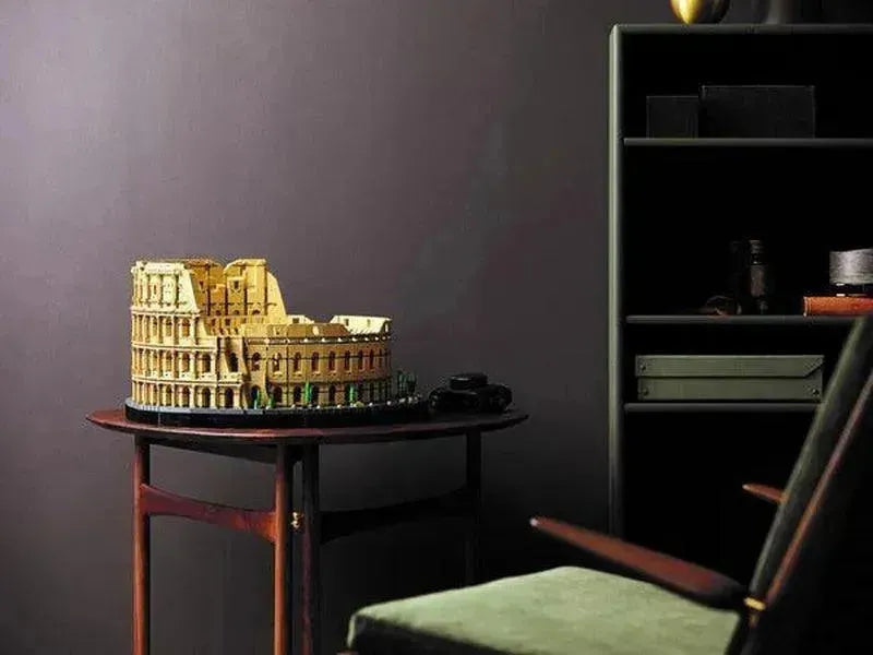 LEGO Creator Expert 10276 Roman Colosseum LEGO set featuring detailed architecture and iconic structure