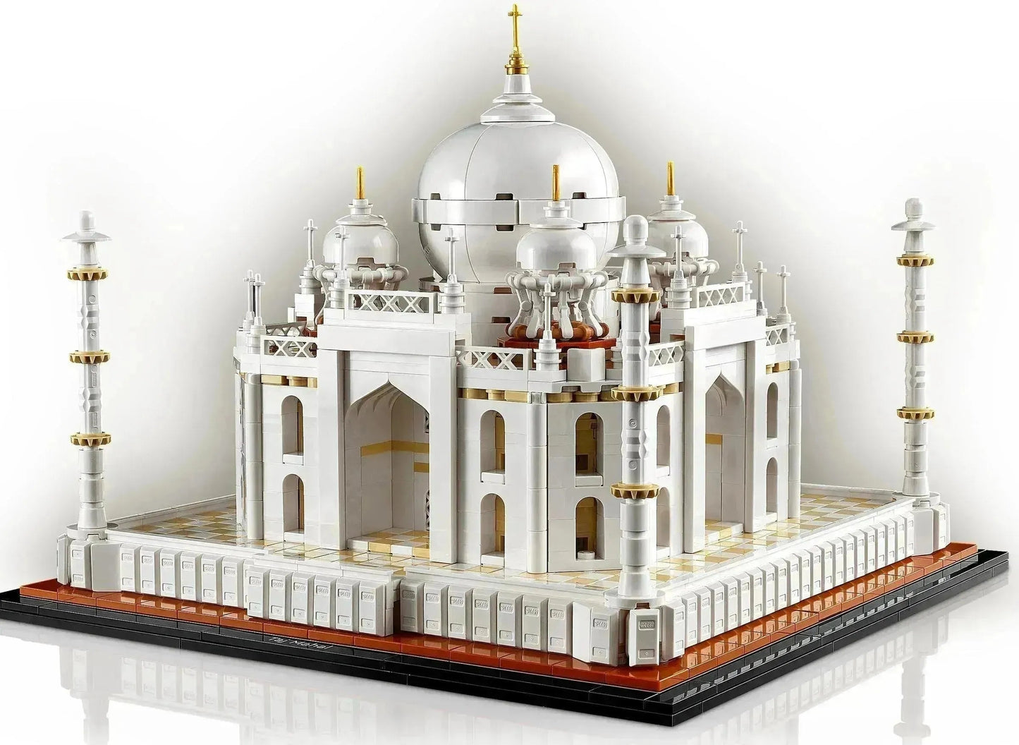 LEGO Architecture Taj Mahal Building Set with Detailed White Structures and Decorative Elements
