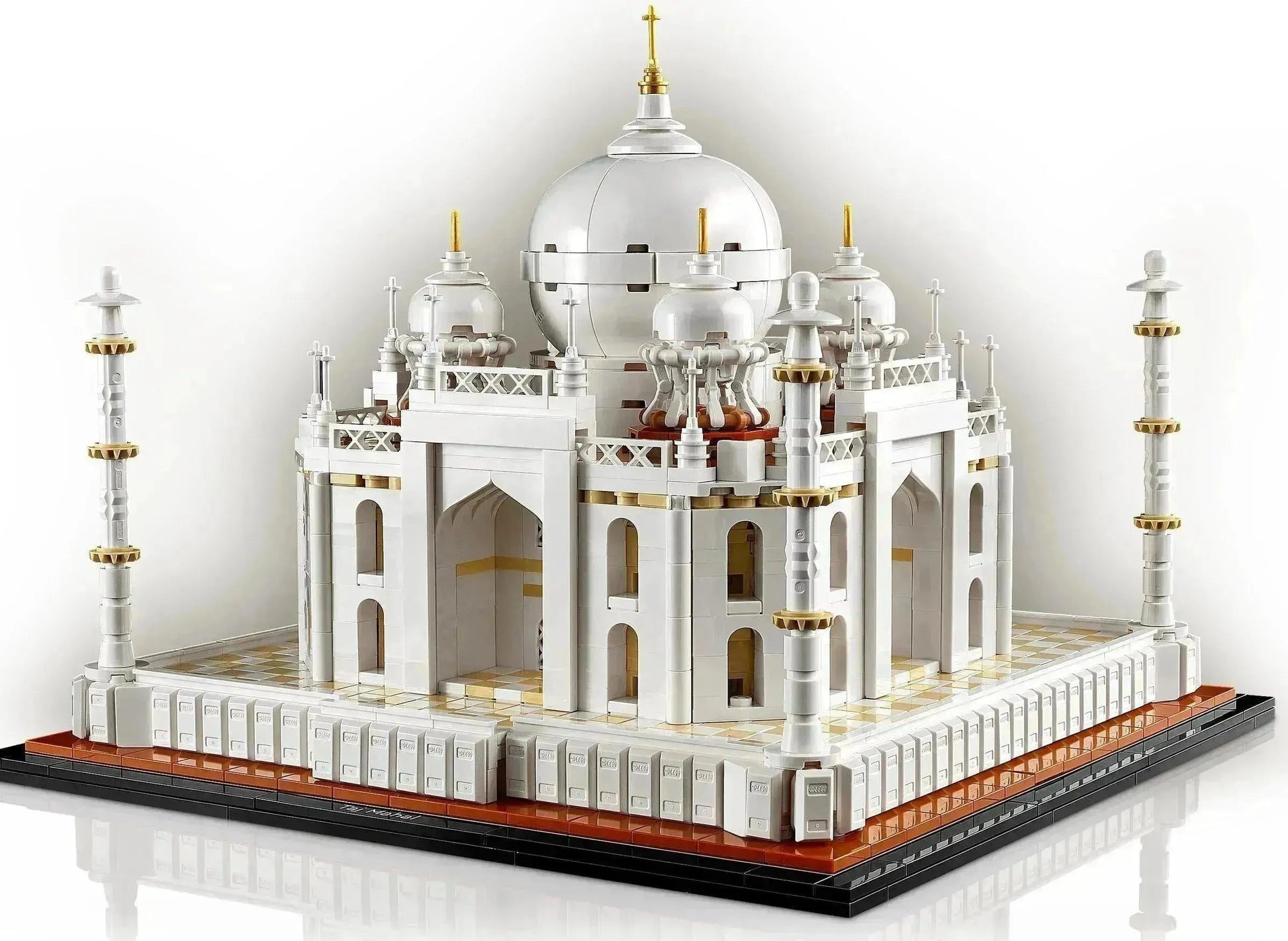 LEGO Architecture Taj Mahal Building Set with Detailed White Structures and Decorative Elements
