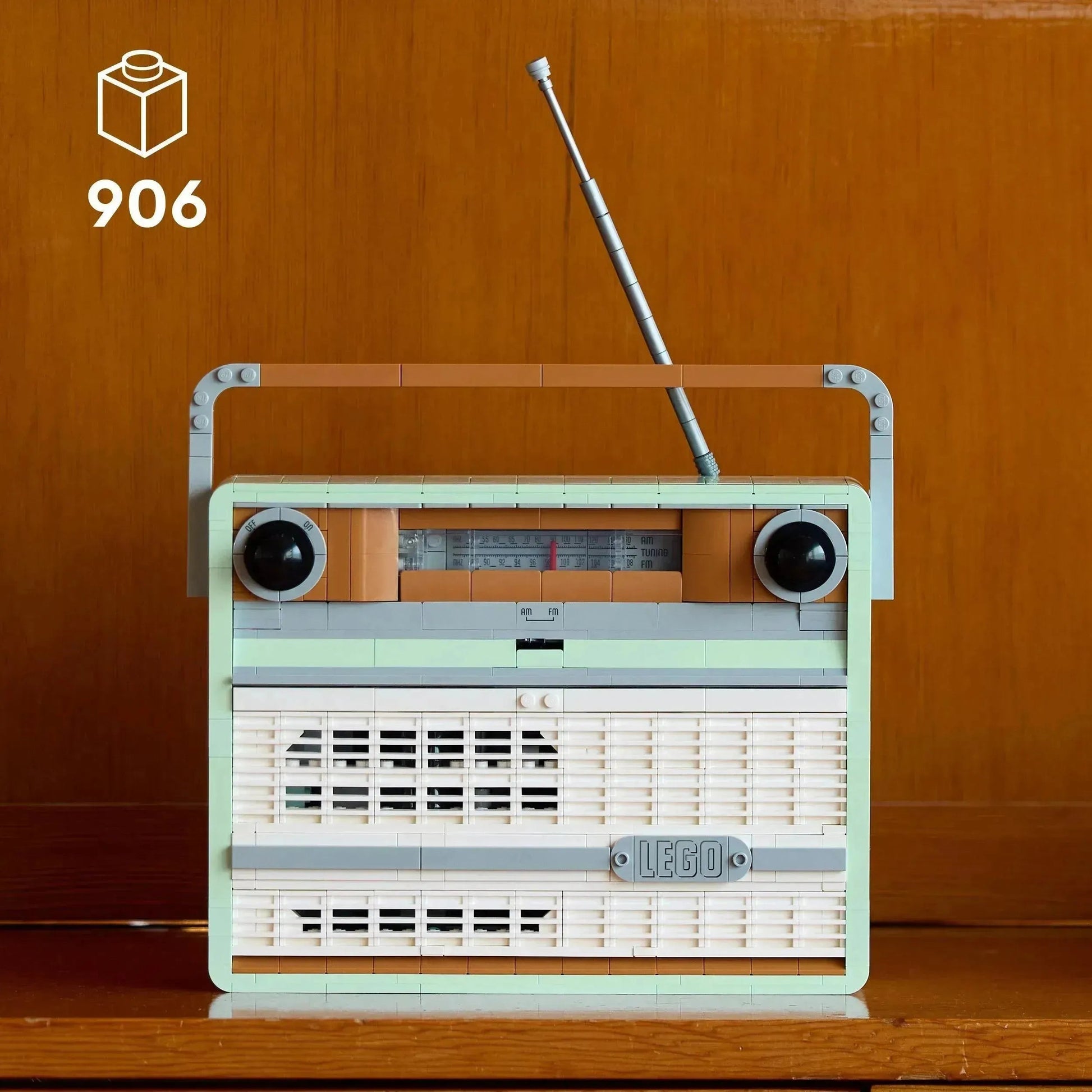 LEGO The Retroradio 10334 Icons LEGO ICONS @ 2TTOYS | Official LEGO shop😊🥰 LEGO €. 99.99