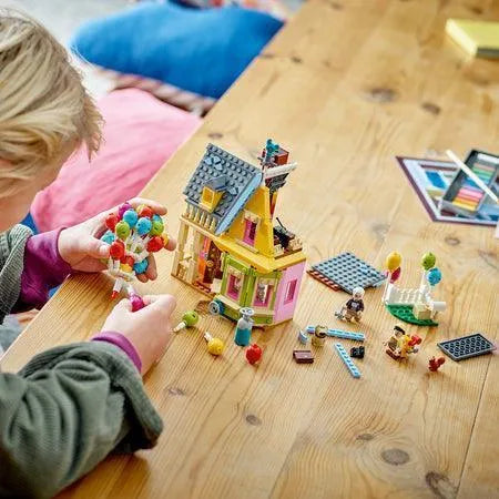 LEGO 'Up' House 43217 Disney LEGO DISNEY @ 2TTOYS | Official LEGO shop😊🥰 LEGO €. 47.99