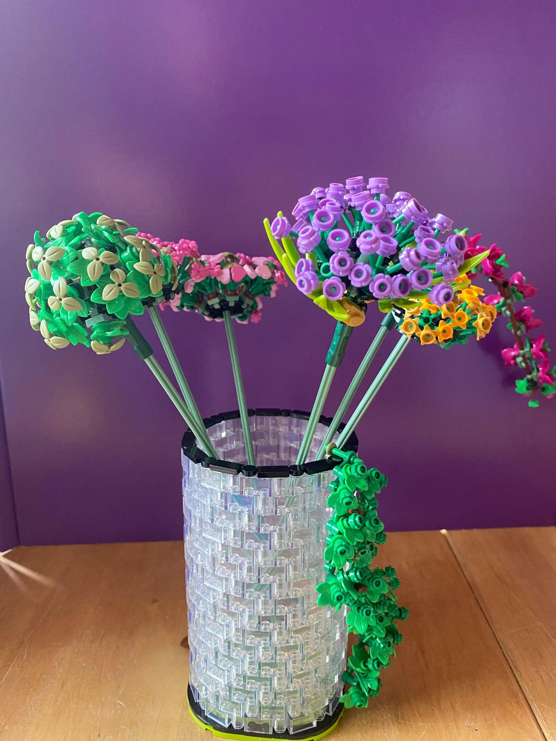 Vaas voor LEGO bloemen (gemaakt van orginele LEGO steentjes) LEGO BLOEMEN @ 2TTOYS | Official LEGO shop😊🥰 DOL OP BOUWEN €. 39.49